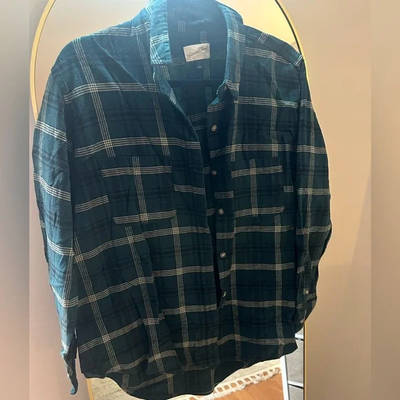 Green Plaid Button-Up Flannel Shirt - Picture 2 of 5